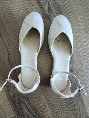Women's Cream Ankle-Strap Viscata Barcelona Size 10/ 41
